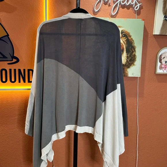 Lululemon Hatha Wrap Shawl - Picture 3 of 5